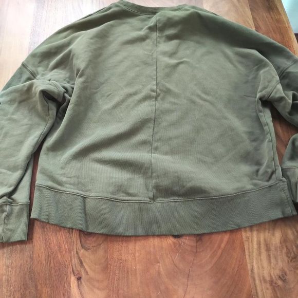 Fabletics Crew Neck Pullover - Picture 2 of 7